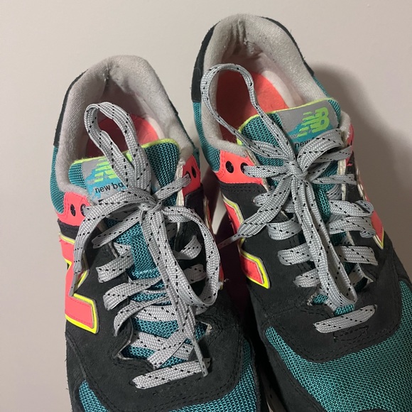 New Balance 574 - Picture 3 of 6